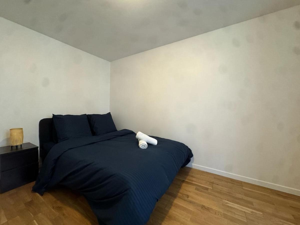 Heart Of - 2br - 6p - Le Marais 8 Free Netflix